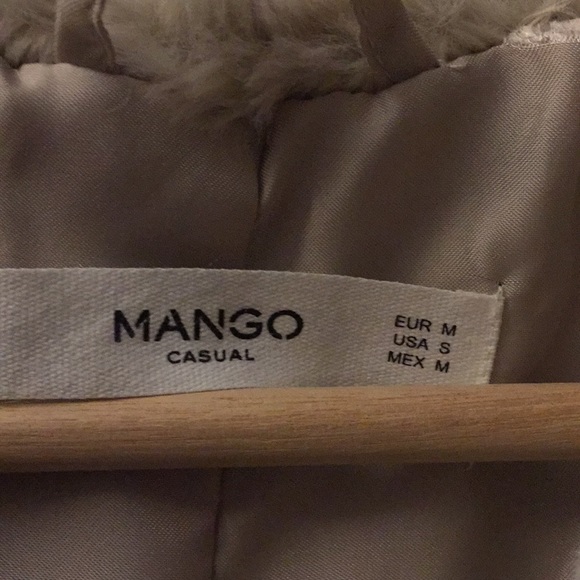 A  Mango NWNT faux fur   beige coat - Picture 3 of 6
